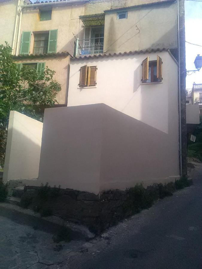 Charmant petit studio refait à neuf Calenzana Exterior foto