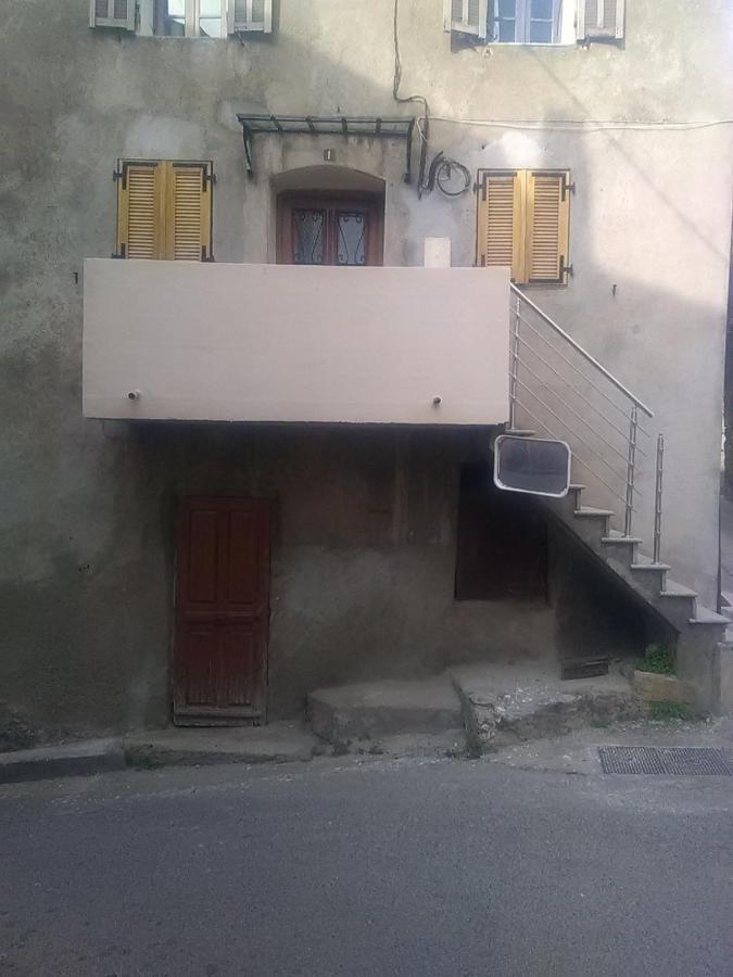 Charmant petit studio refait à neuf Calenzana Exterior foto